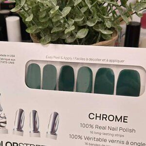 Color Street- Green Chrome Nail Set